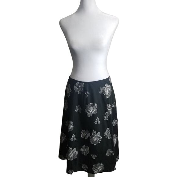 VINTAGE 1990s Worthington Black Floral Midi Skirt Size 8 Cotton Modest Church - Picture 6 of 6